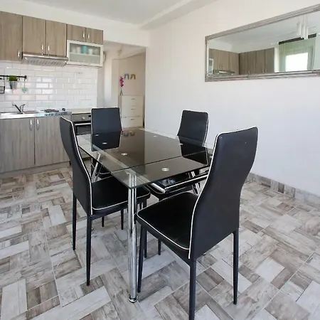 アパート Mirko&ana